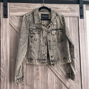 Acid-washed Jean jacket
